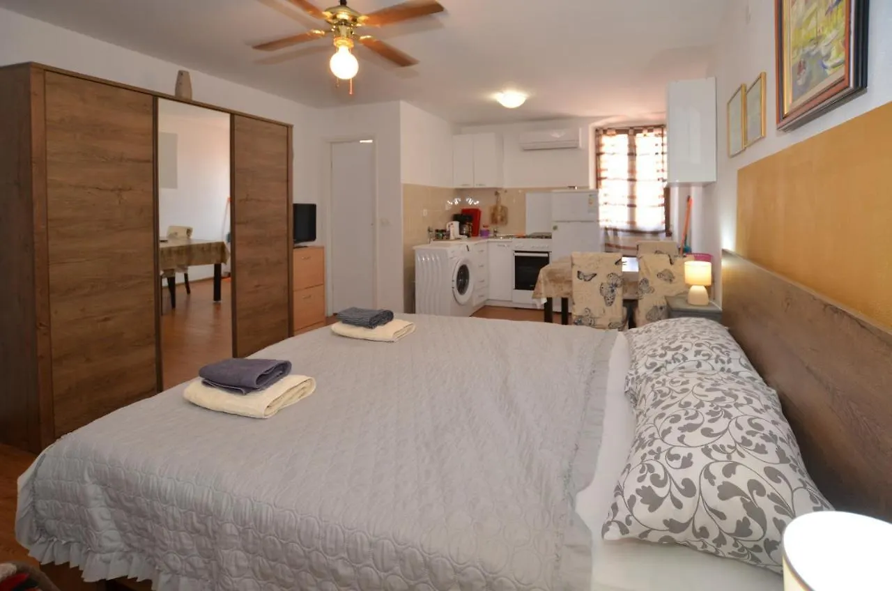 Apartment Ferri 16 Studio Rovinj